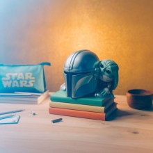 Стопер за книги от две части Star Wars - The Mandalorian